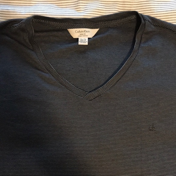Calvin Klein T-shirt - Picture 2 of 2
